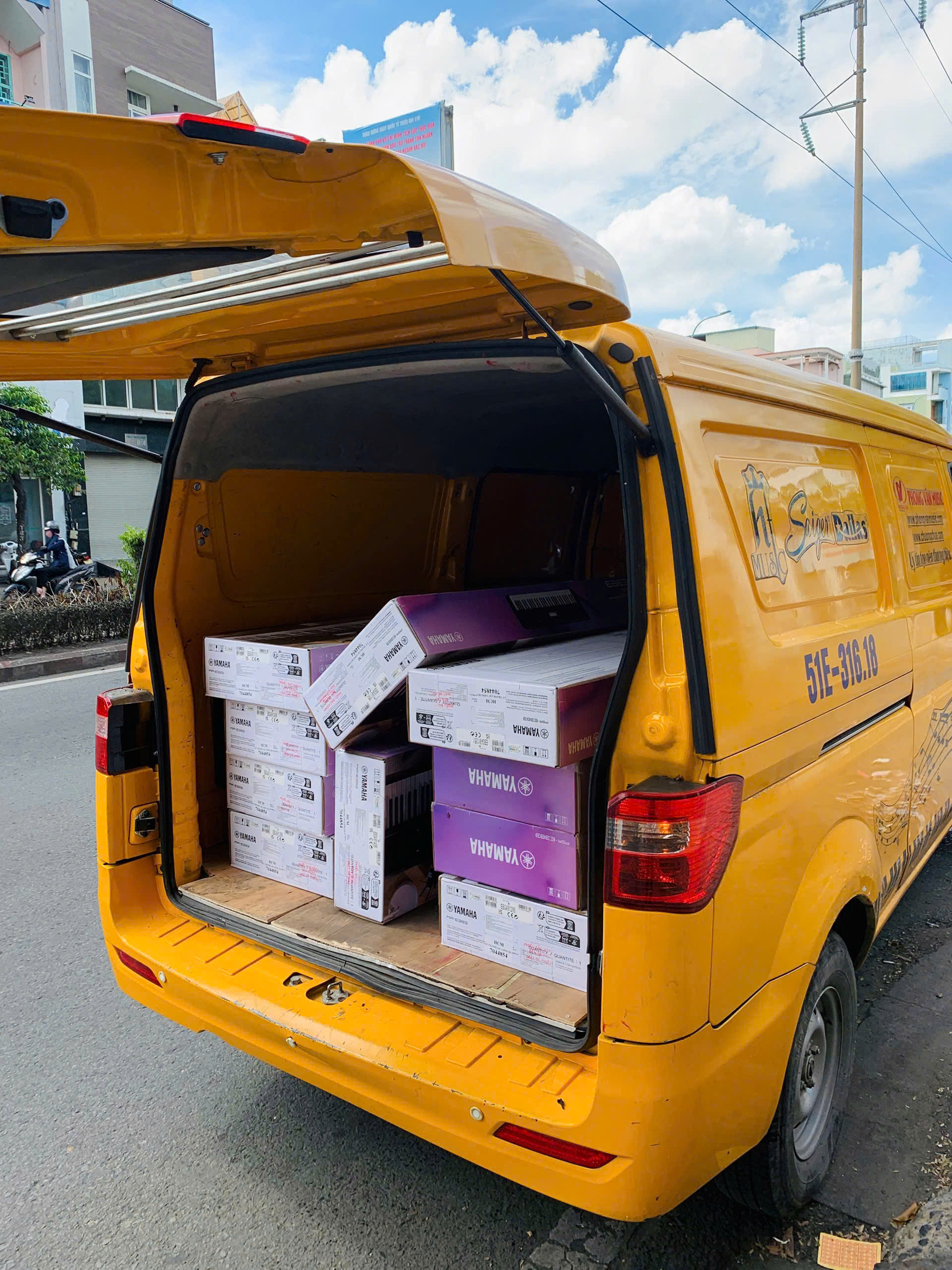 Hàng sẵn sàng đi mọi khung giờ, mọi địa điểm